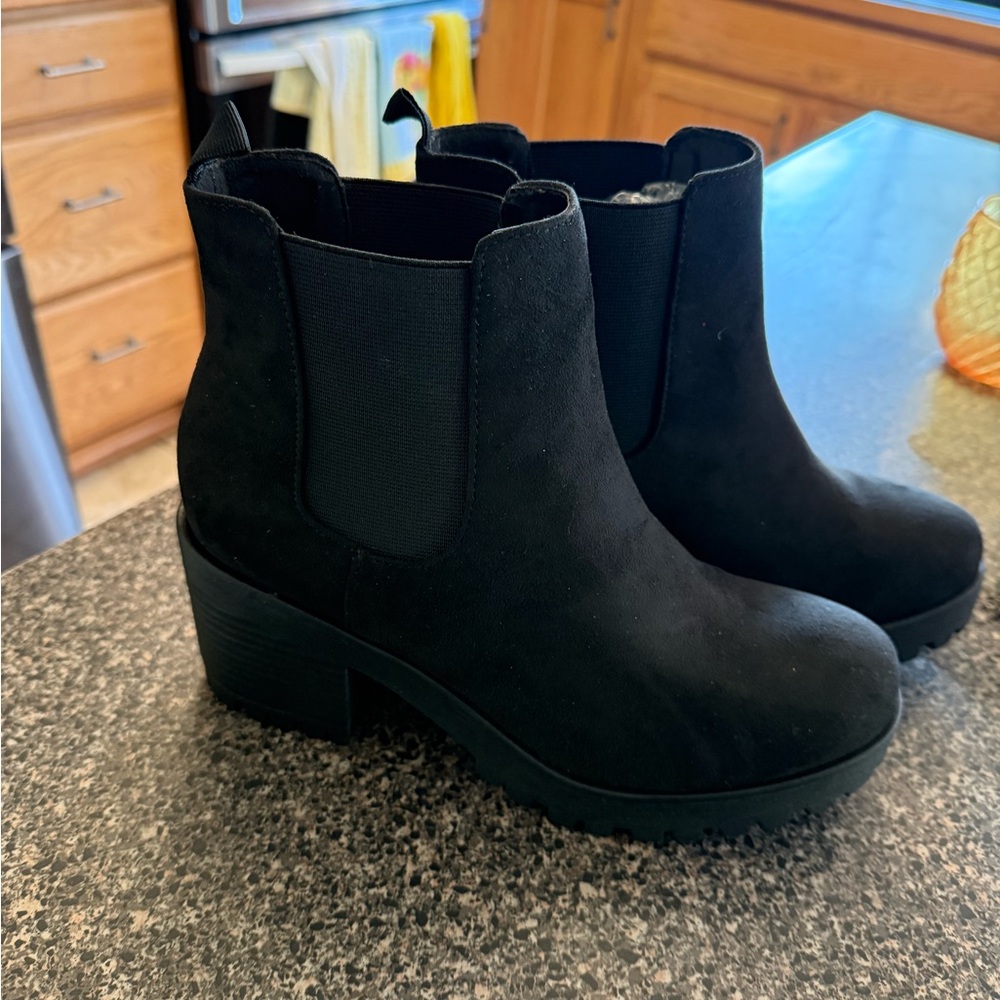 Soda Black Heeled Ankle Boots